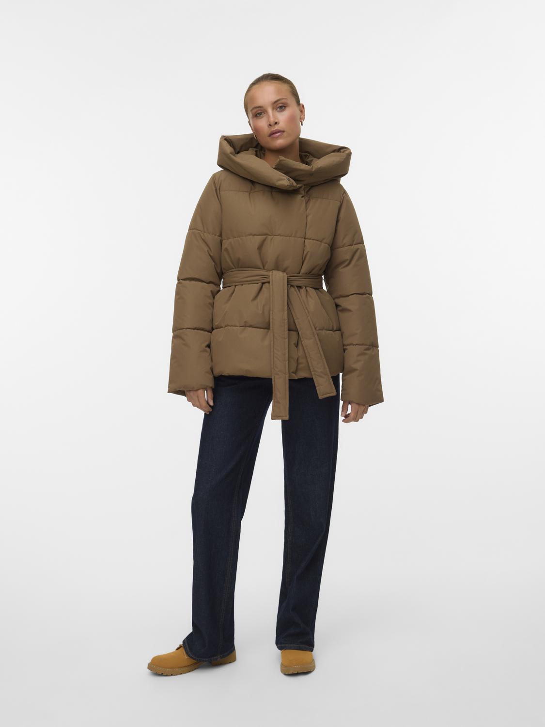 model_shot-front